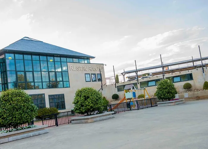 Meson De Erosa Otel 3*